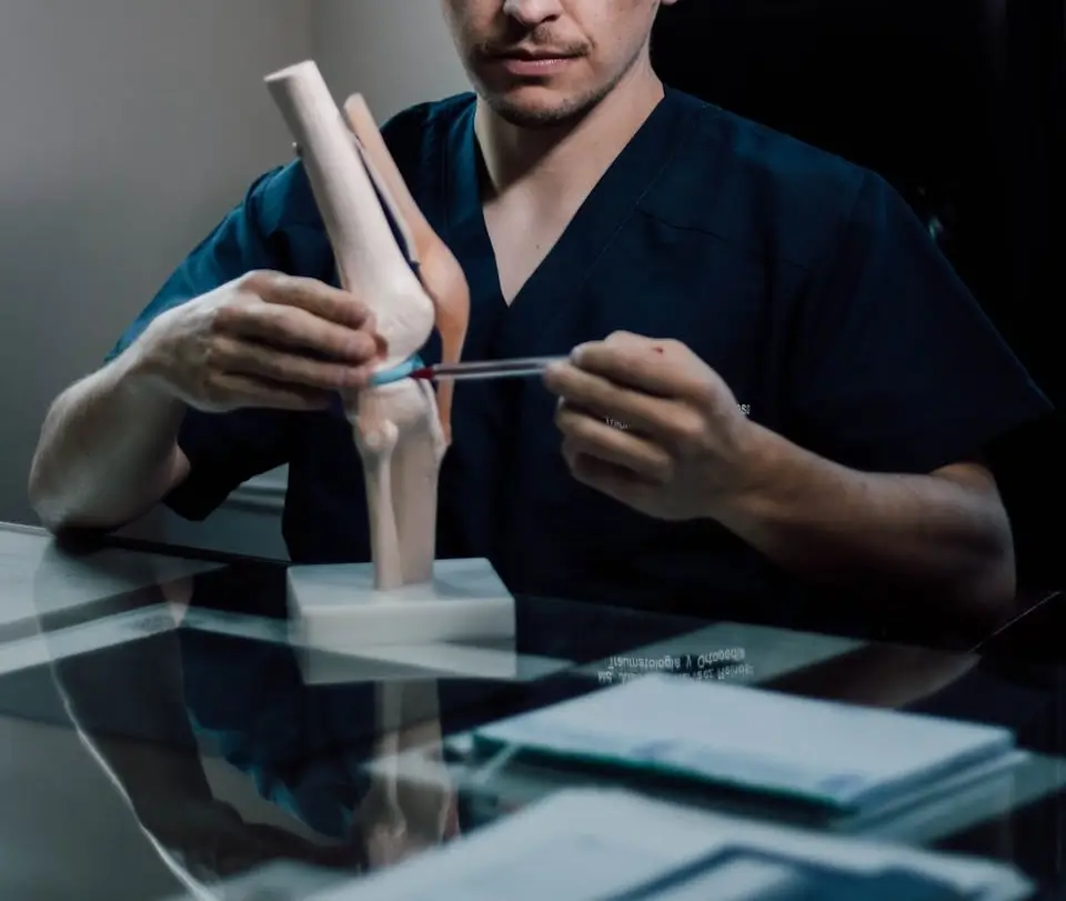 Kanalar Knee Prosthesis