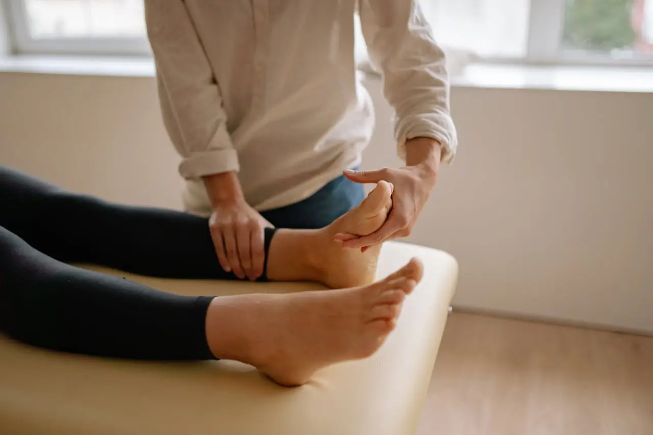 How is flatfoot diagnosed?